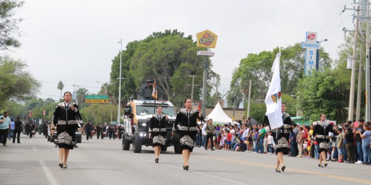 Participa SSPT en desfile conmemorativo de la Independencia de México