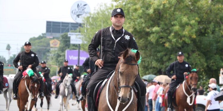 Participa SSPT en desfile conmemorativo de la Independencia de México