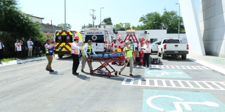 Participa Américo Villarreal en simulacro durante el Día Nacional de Protección Civil