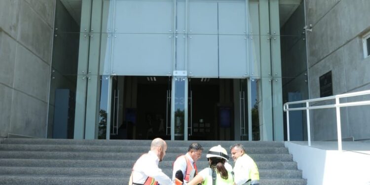 Participa Américo Villarreal en simulacro durante el Día Nacional de Protección Civil