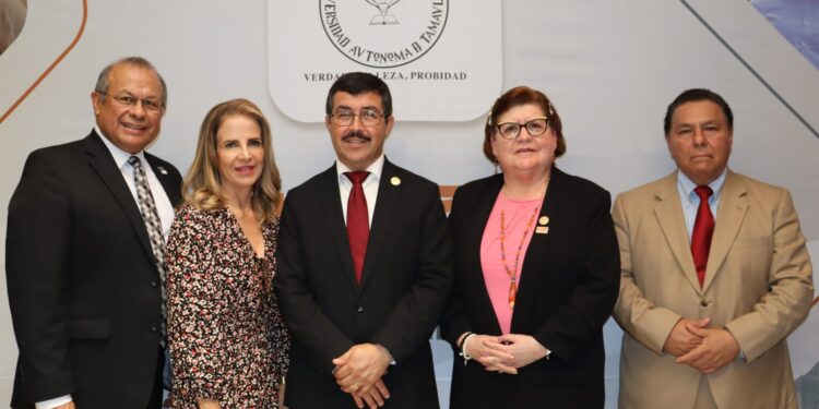 Recibe la UAT reconocimiento nacional por la calidad de sus programas educativos