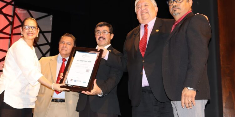 Recibe la UAT reconocimiento nacional por la calidad de sus programas educativos