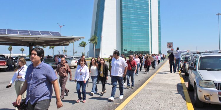 Evacuan 2173 personas en Simulacro Nacional 2024 de Torre Bicentenario