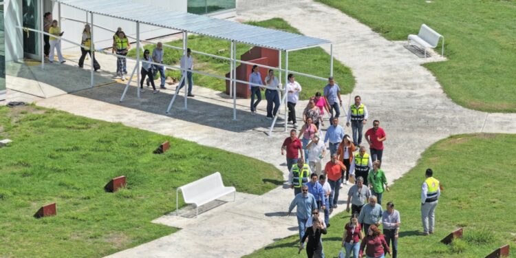Evacuan 2173 personas en Simulacro Nacional 2024 de Torre Bicentenario