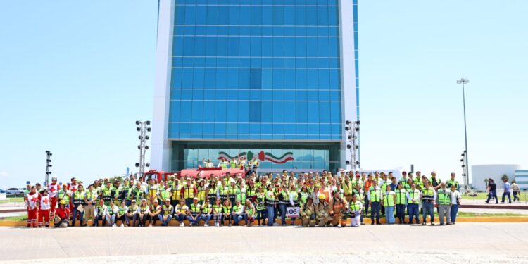 Evacuan 2173 personas en Simulacro Nacional 2024 de Torre Bicentenario