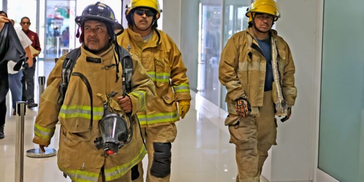 Evacuan 2173 personas en Simulacro Nacional 2024 de Torre Bicentenario