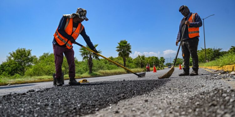 Rehabilita SOP 98 m2 de carpeta  dañada en el Praxedis Balboa