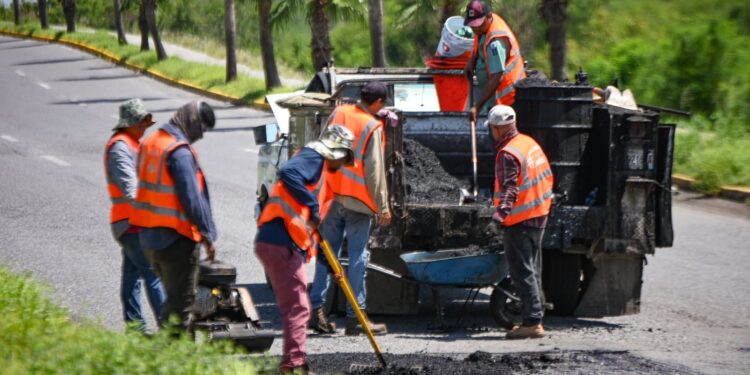 Rehabilita SOP 98 m2 de carpeta  dañada en el Praxedis Balboa