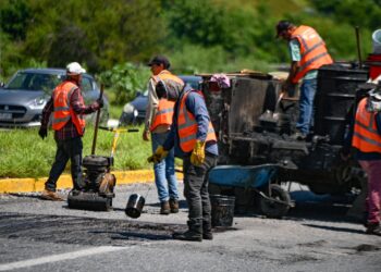 Rehabilita SOP 98 m2 de carpeta  dañada en el Praxedis Balboa
