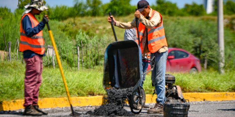 Rehabilita SOP 98 m2 de carpeta  dañada en el Praxedis Balboa