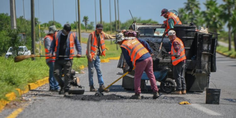 Rehabilita SOP 98 m2 de carpeta  dañada en el Praxedis Balboa