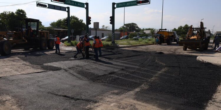 Resuelve Municipio problemática vial en cruce de la Moderna
