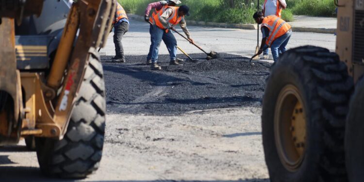 Resuelve Municipio problemática vial en cruce de la Moderna