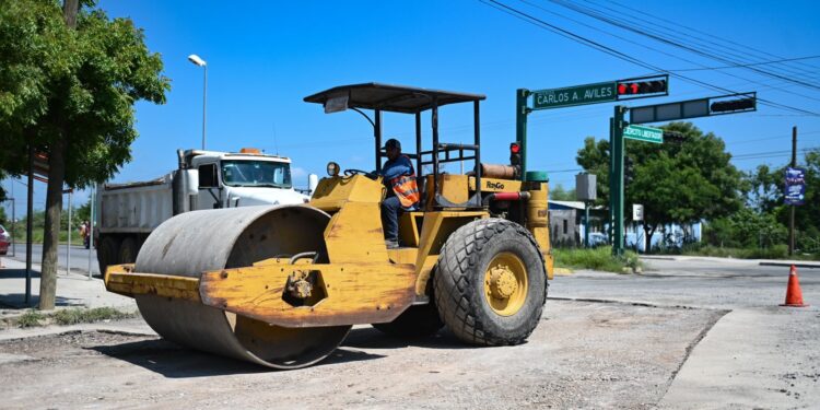 Resuelve Municipio problemática vial en cruce de la Moderna