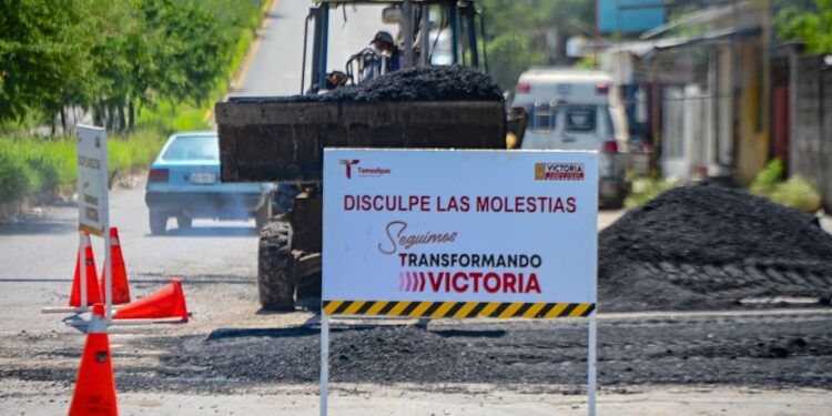 Resuelve Municipio problemática vial en cruce de la Moderna
