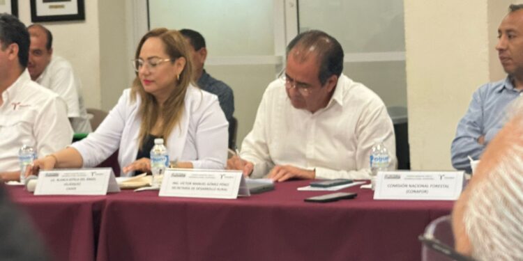 Reconocen productores del  campo trabajo de Lalo Gattás