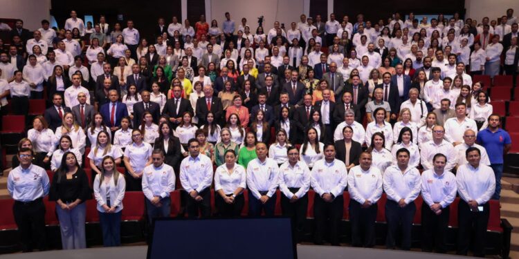 Celebra la UAT 50 años de impartir posgrado