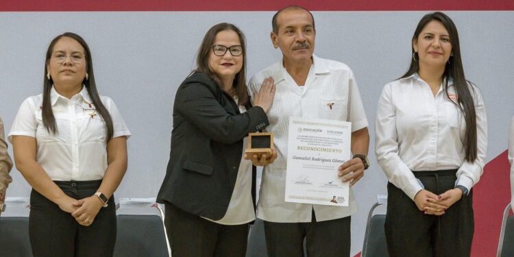 Reconoce y revaloriza Tamaulipas a las y los docentes por sus prácticas educativas