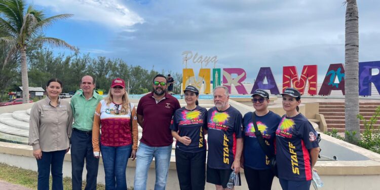 Realiza Turismo jornada de limpieza en Playa Miramar