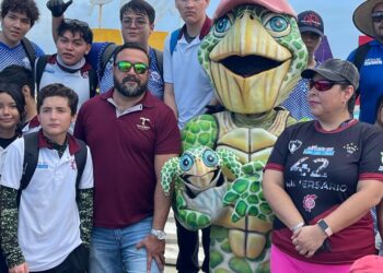 Realiza Turismo jornada de limpieza en Playa Miramar