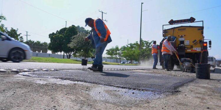 Restaura Municipio 270 m2 más de bacheo en la ciudad