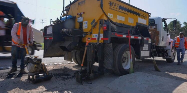 Restaura Municipio 270 m2  más de bacheo en la ciudad