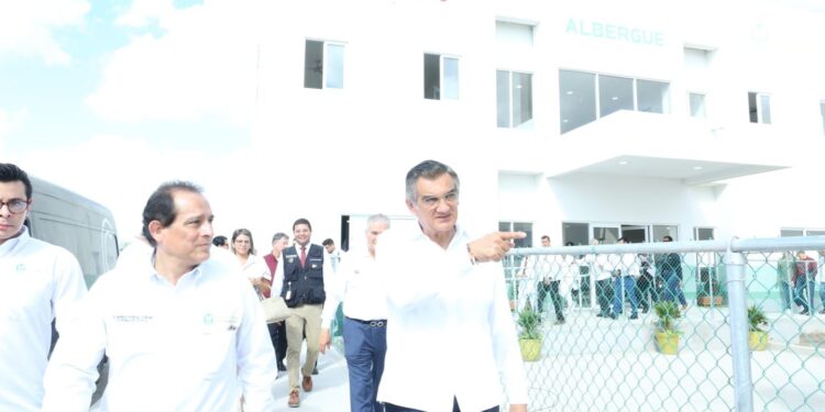 Inaugura Américo albergue y residencia en hospital de Matamoros durante enlace con el presidente AMLO