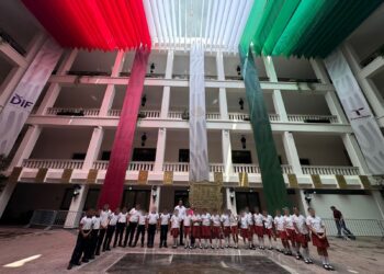 Visitan 3 mil estudiantes exposición “Historia en Transformación”