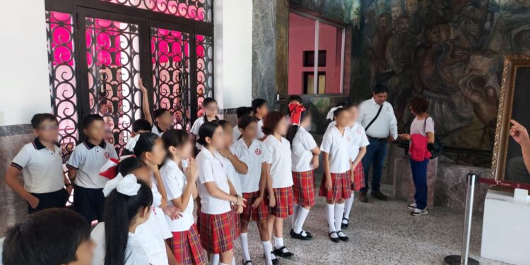 Visitan 3 mil estudiantes exposición “Historia en Transformación”