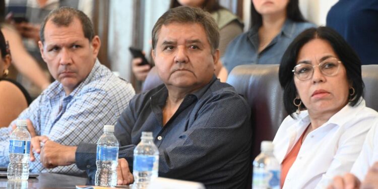 Acuerdan sector empresarial y  Lalo Gattás trabajar por Victoria