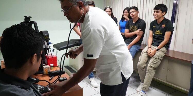 Promueve la UAT campaña de salud preventiva en el Campus Victoria