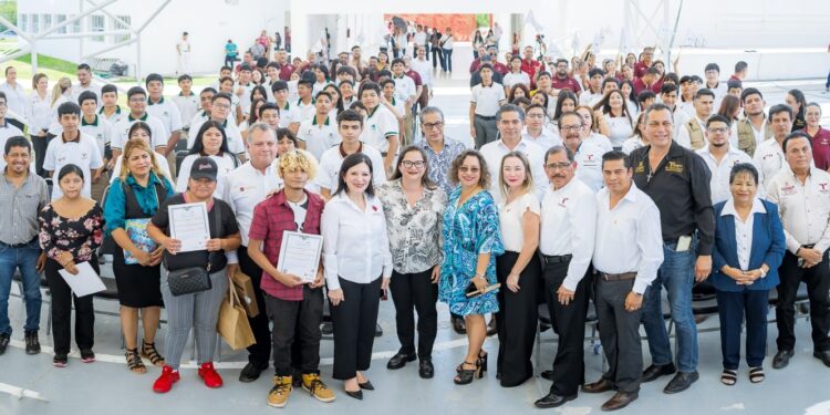 Fortalecen alianza en beneficio de la educación de los adultos