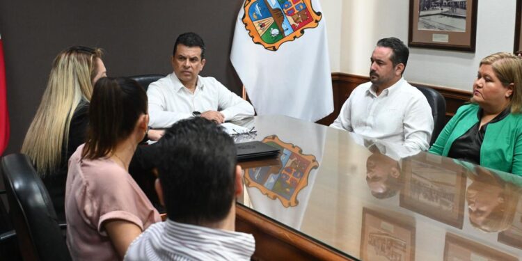 Firma Eduardo Gattás acta de  entrega-recepción 2021-2024