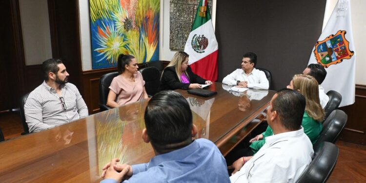 Firma Eduardo Gattás acta de  entrega-recepción 2021-2024