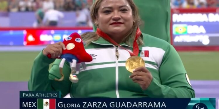 Gloria Zarza se cuelga el oro y hace sonar el himno nacional mexicano en París 2024