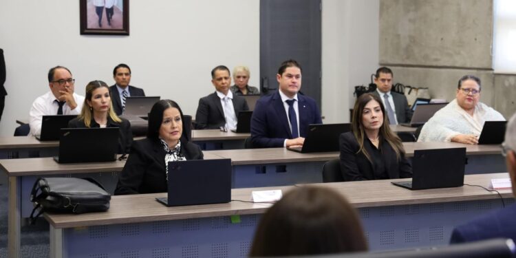 Realizan examen para aspirantes a notarios públicos en Tamaulipas