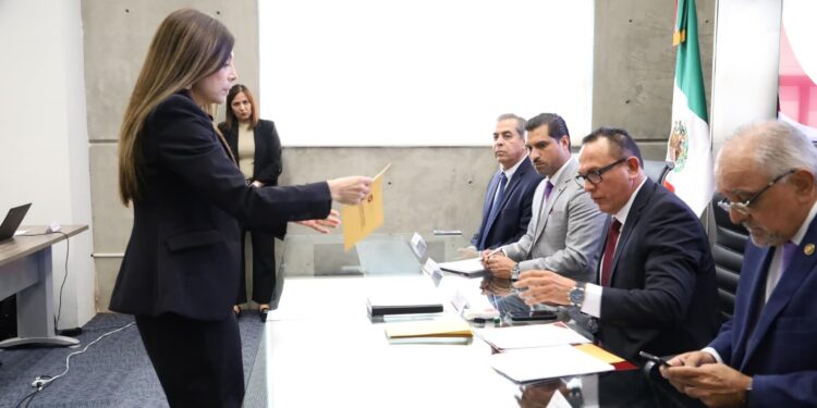 Realizan examen para aspirantes a notarios públicos en Tamaulipas