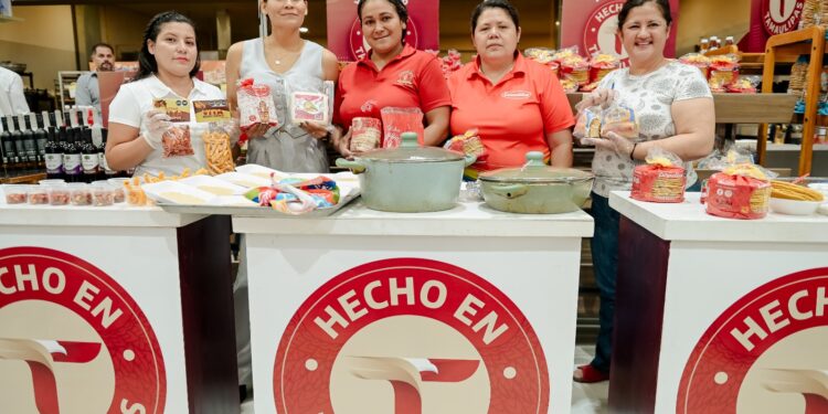 Realiza Economía “Feria de Proveedores de Tiendas GranD”