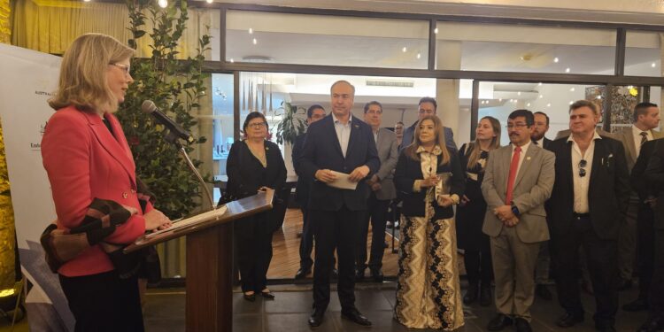 La UAT y la Embajada de Australia fortalecen su cooperación académica y de investigación