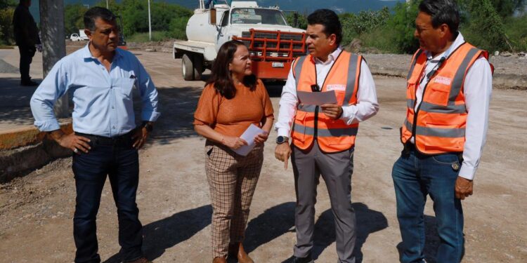 Supervisa Lalo Gattás avance de obra de pavimentación con concreto hidráulico en la México