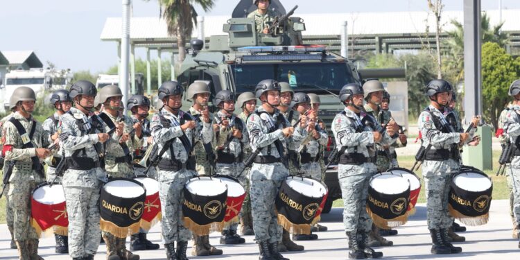 Acude Américo Villarreal a relevos de mandos de la IV Región, 8/a y 48/a Zonas Militares