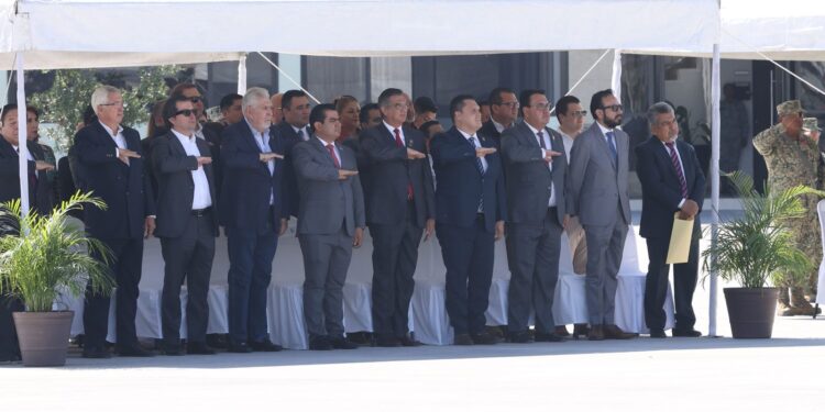 Acude Américo Villarreal a relevos de mandos de la IV Región, 8/a y 48/a Zonas Militares