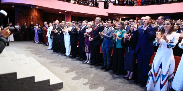 Inicia Américo Villarreal conversatorio «Dos años de memorias de una transformación»