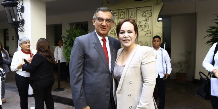 Inaugura Américo rehabilitación de Palacio de Gobierno de Tamaulipas y devela escudos de los 43 municipios