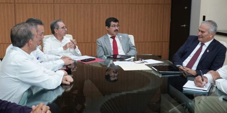 La UAT y la Secretaría de Salud fortalecen el mejoramiento de la enseñanza médica