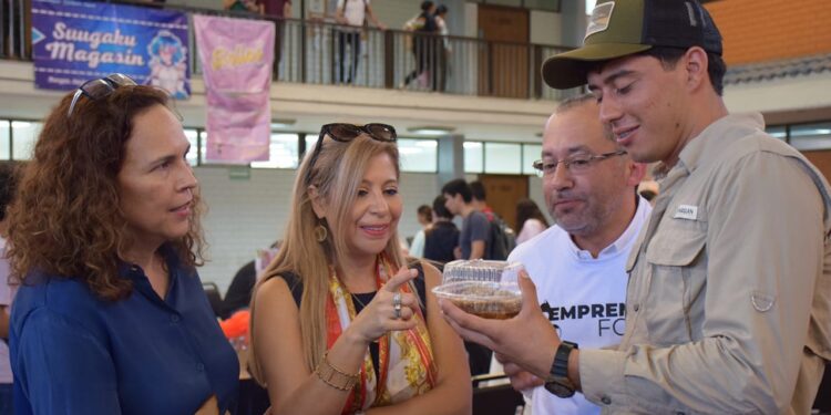 Alumnos de la UAT presentan iniciativas emprendedoras