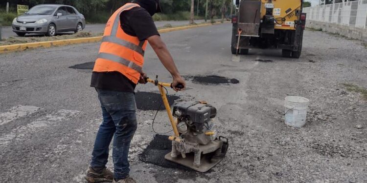 Llega programa de bacheo a seis colonias más de Victoria