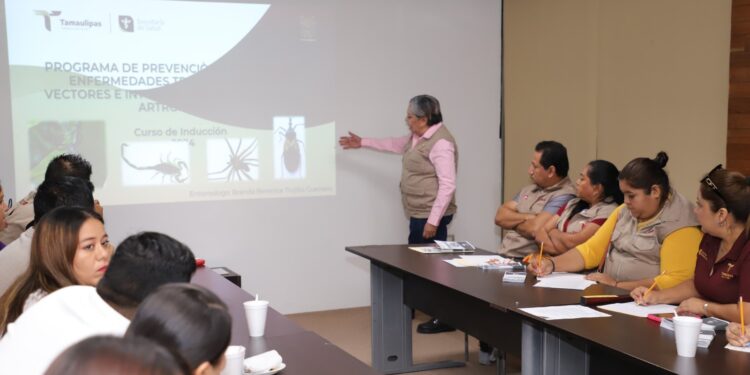 Capacita SST a Promotores de Bienestar contra el dengue