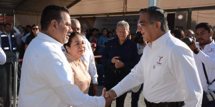 Cumple Américo al Tec Victoria; construye gimnasio