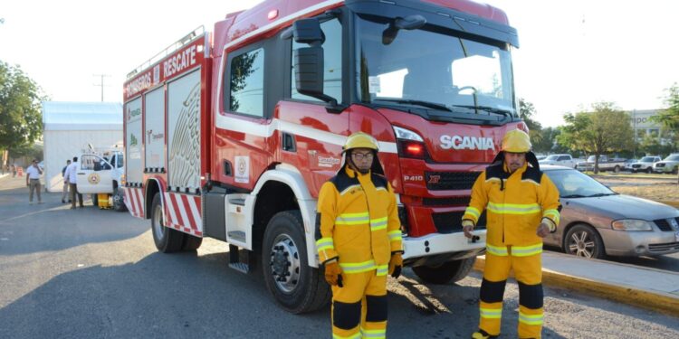 Cumple Américo al Tec Victoria; construye gimnasio